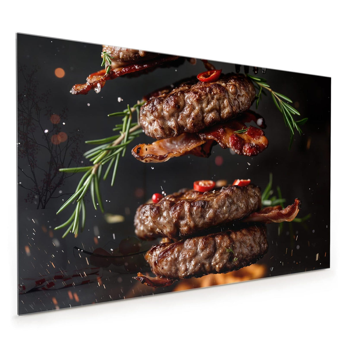 Küchenrückwand aus Glas im Hochformat mit Motiv Burger Patties: Vier schwebende Fleisch-Patties mit Speckstreifen, Rosmarin und Chili vor schwarzem Grund
