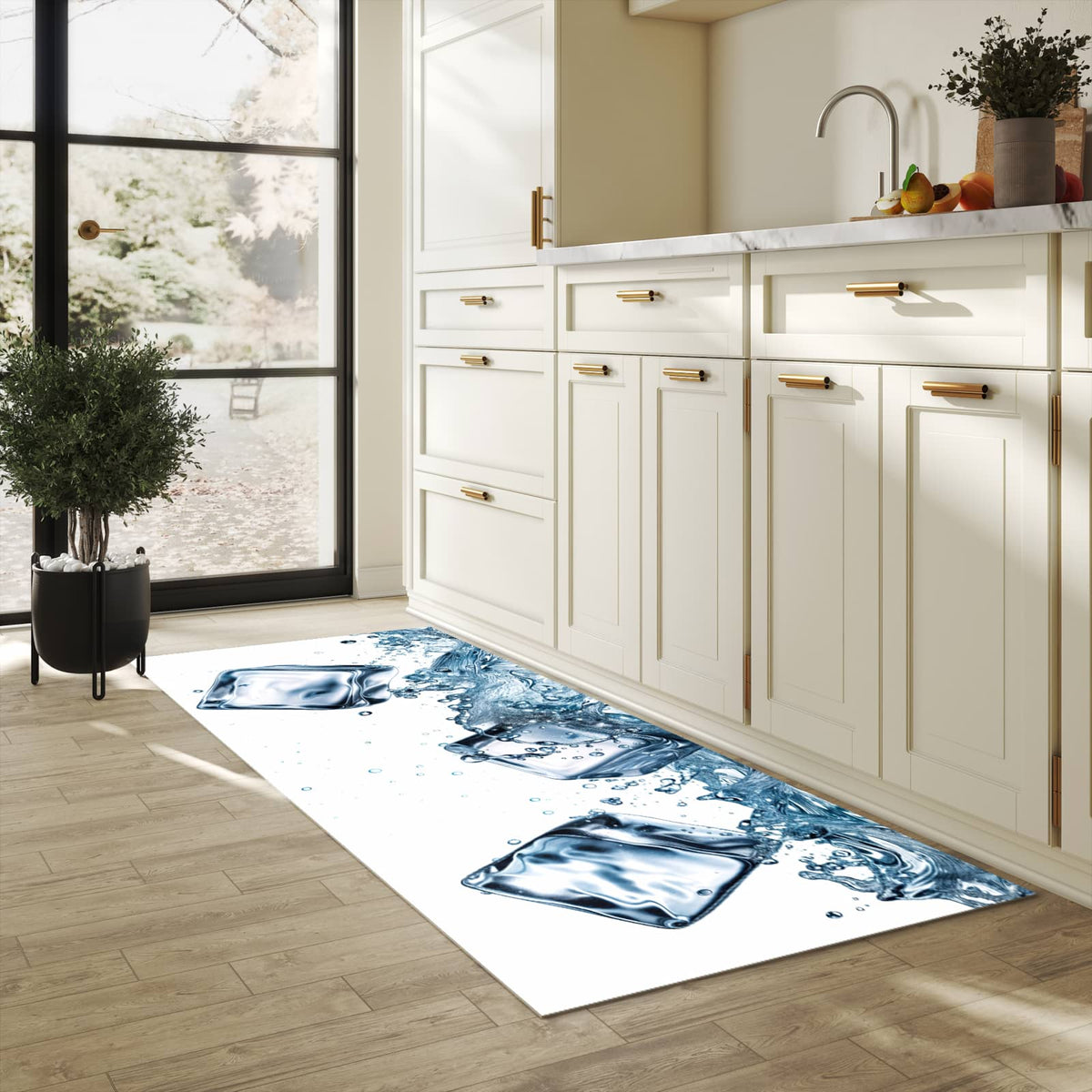 Langlebiger Küchenläufer mit Motiv Wasserspritzer in heller Küche