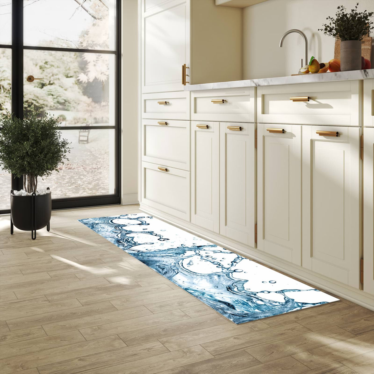 Flacher rutschfester Küchenteppich mit Motiv Wasserspritzer in heller Küche