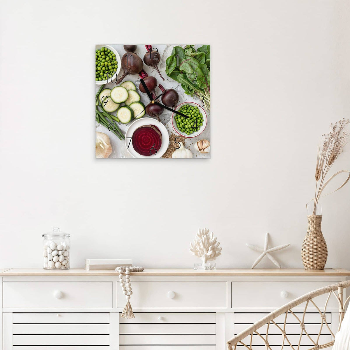 Wanduhr Rote Bete und Erbsen aus Glas – Quadratisch 30 × 30 cm – Rote Bete und Erbsen in Schalen
