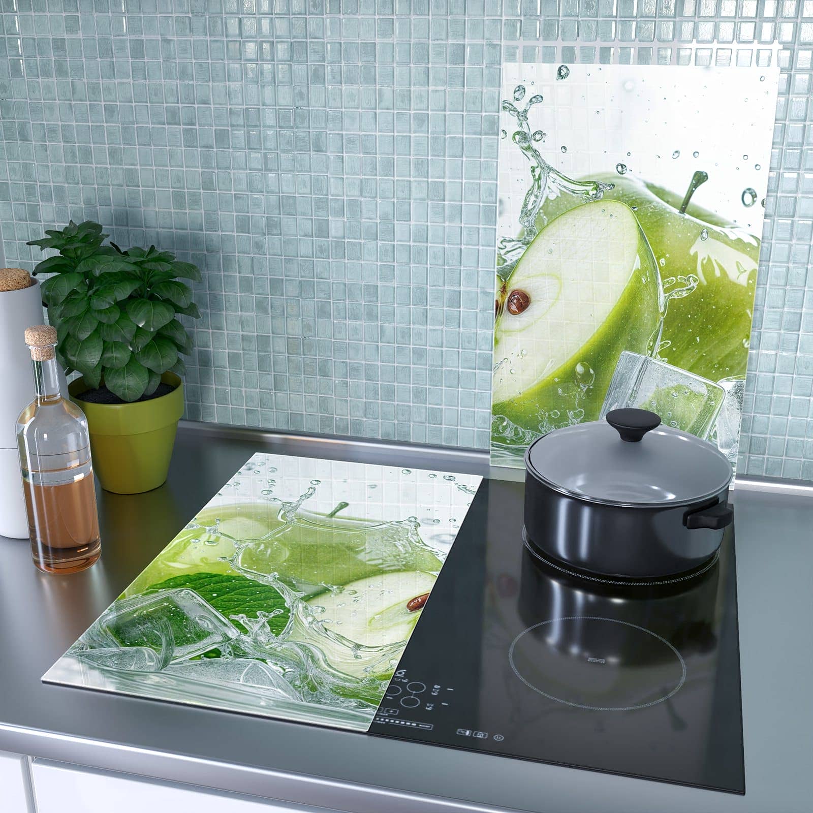 2-teilige Abdeckplatten für Ceranfeld mit Frische Äpfel Splash-Motiv als Spritzschutz hinter dem Kochfeld