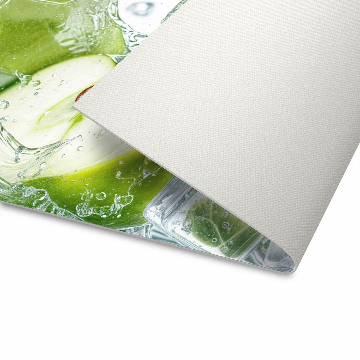 Langlebiger Küchenvorleger mit Motiv Frische Äpfel Splash in der Unterseite