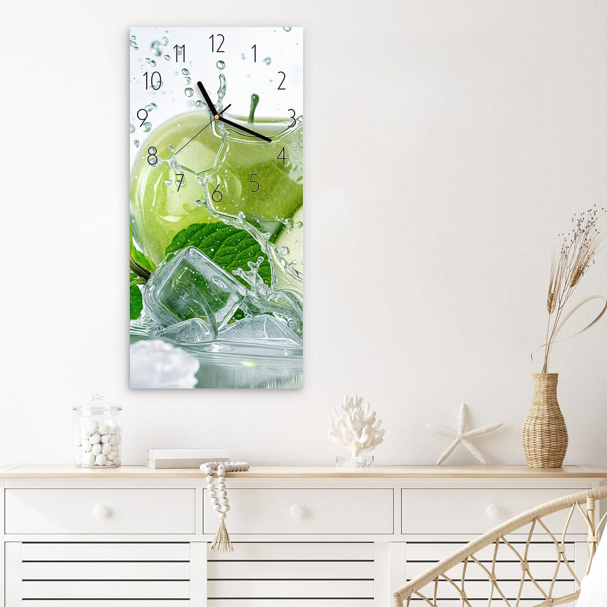 Wanduhr Frische Äpfel Splash aus Glas – Grüne Äpfel mit Eis und Minze