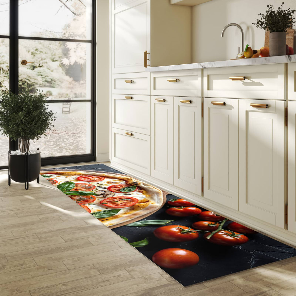 UV-beständiger Küchenläufer mit Motiv Pizza mit Tomaten in heller Küche