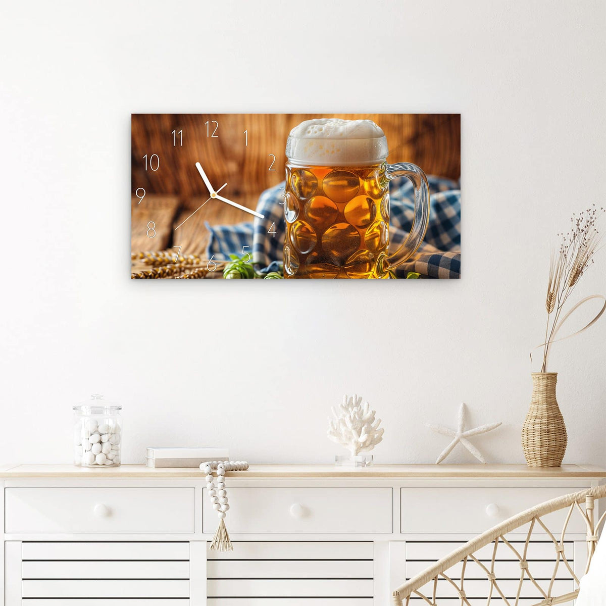 Wanduhr Bierglas aus Glas – Querformat 60 × 30 cm – Goldenes Bier mit Hopfen und Ähren