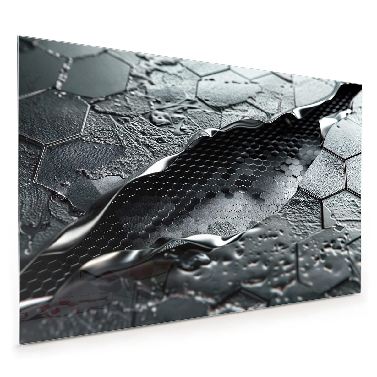 Küchenrückwand aus Glas im Hochformat: Schwarze Wabenfläche, über die sich eine flüssig wirkende Metallwelle legt