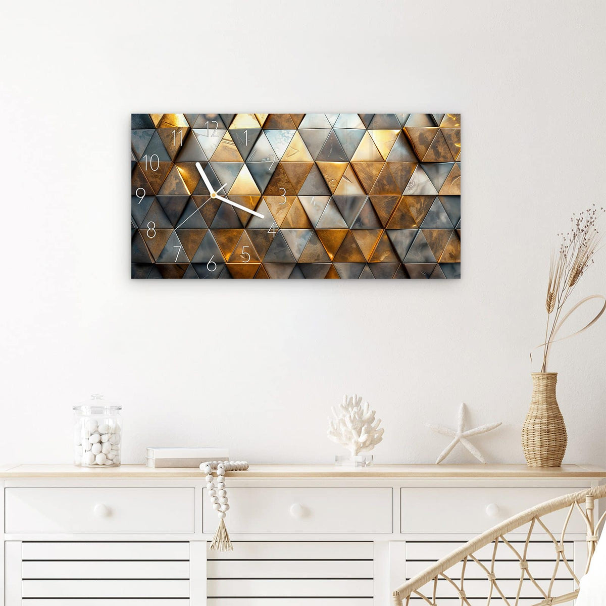 Wanduhr Dreiecksmuster Wand aus Glas – Querformat 60 × 30 cm – Glänzende 3D-Dreiecke in Gold