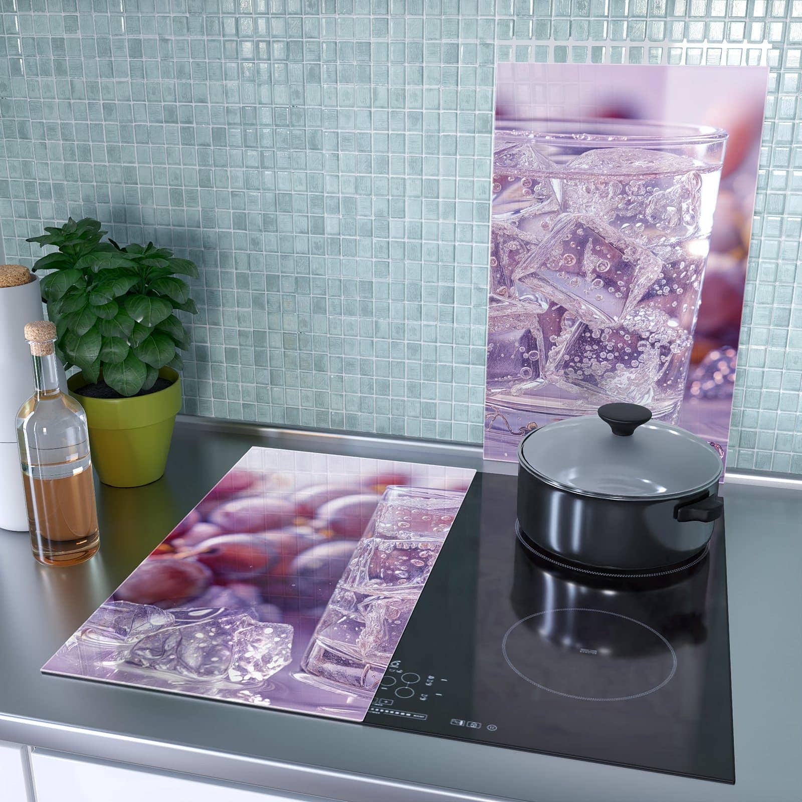 2-teilige Abdeckplatten Ceranfeld mit Traubeneisgetränk-Motiv als Spritzschutz hinter dem Kochfeld