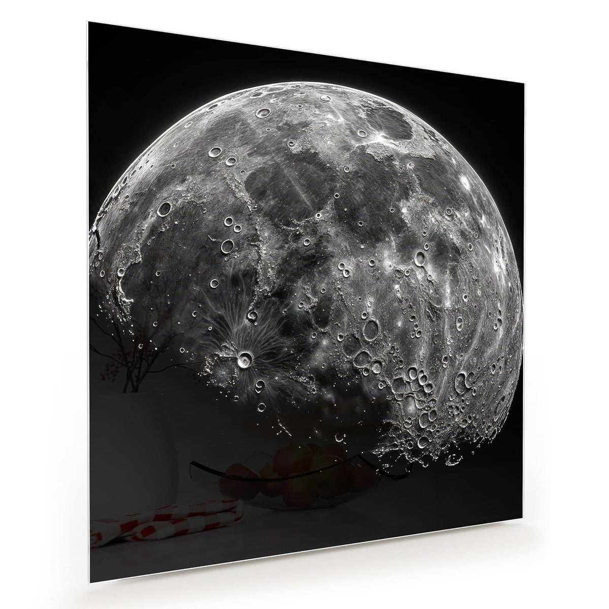 Mond in Schwarzweiß, dicht an dicht Krater, Tag-Nacht-Grenze diagonal