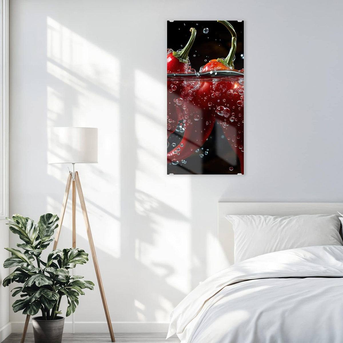 Glasbild Chilis mit Luftblasen an der Wand – Rote Chilischoten halb im Wasser, dicht besetzt mit Luftblasen, schwarzer Hintergrund