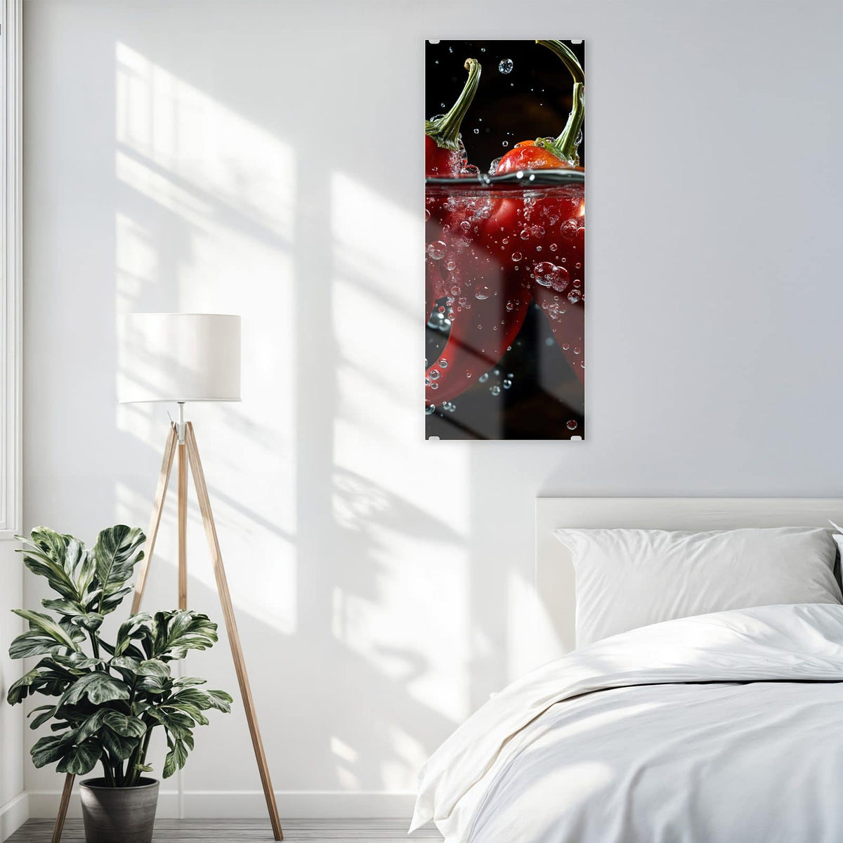Glasbild Chilis mit Luftblasen an der Wand – Rote Chilischoten halb im Wasser, dicht besetzt mit Luftblasen, schwarzer Hintergrund