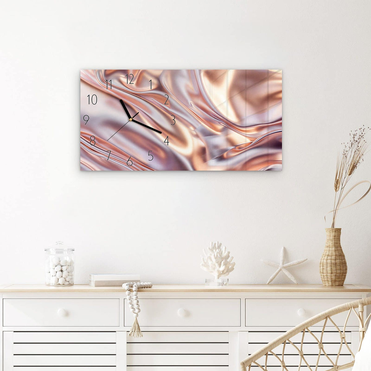 Wanduhr Glänzender Stoff aus Glas – Querformat 60 × 30 cm – Seidige Stofffalten in Kupfer und Rosé