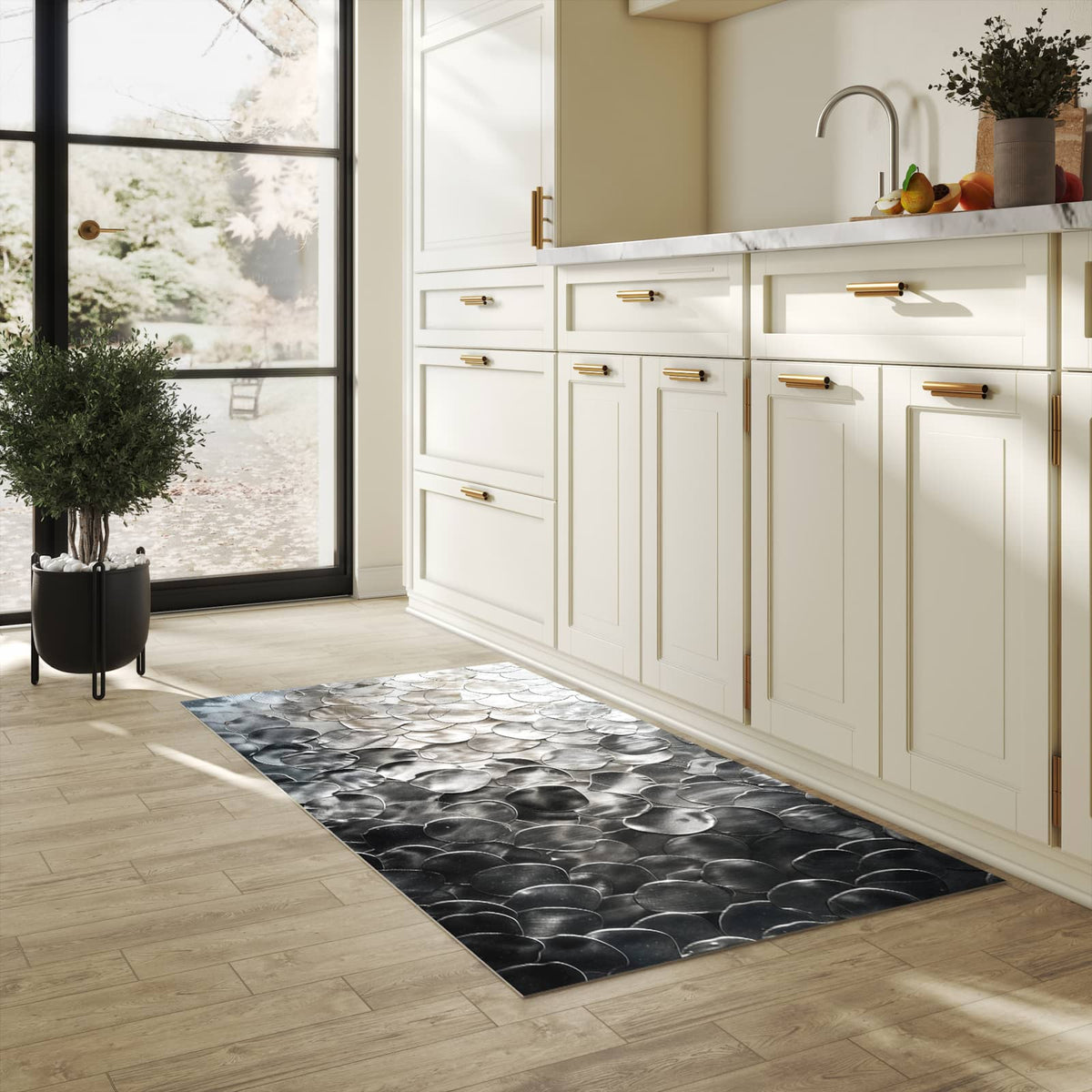 Wasserabweisender Küchenvorleger mit Motiv Metallic Schuppen in heller Küche