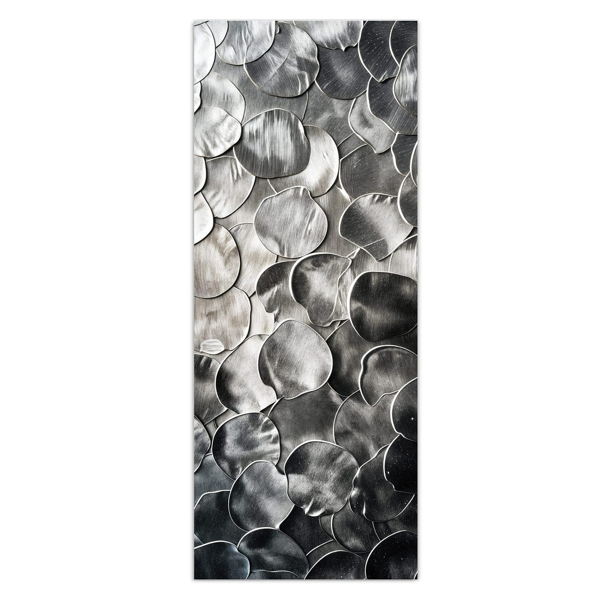 Wandbild - Silberne Schuppen - Hochformat – Schimmernde Plättchen in Silber