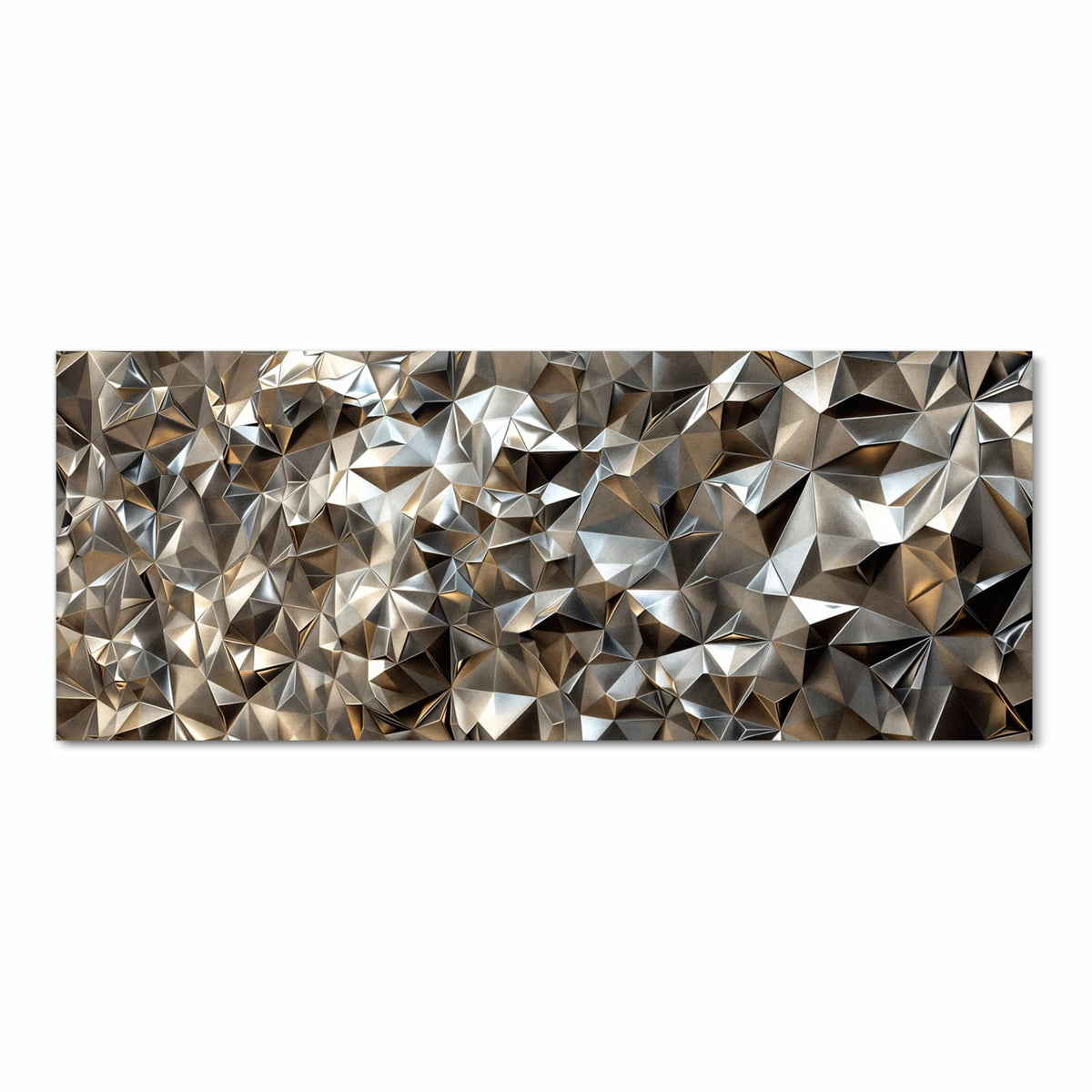 Dicht gepackte facettierte Metallflächen in Silber mit warmen Bronzetönen