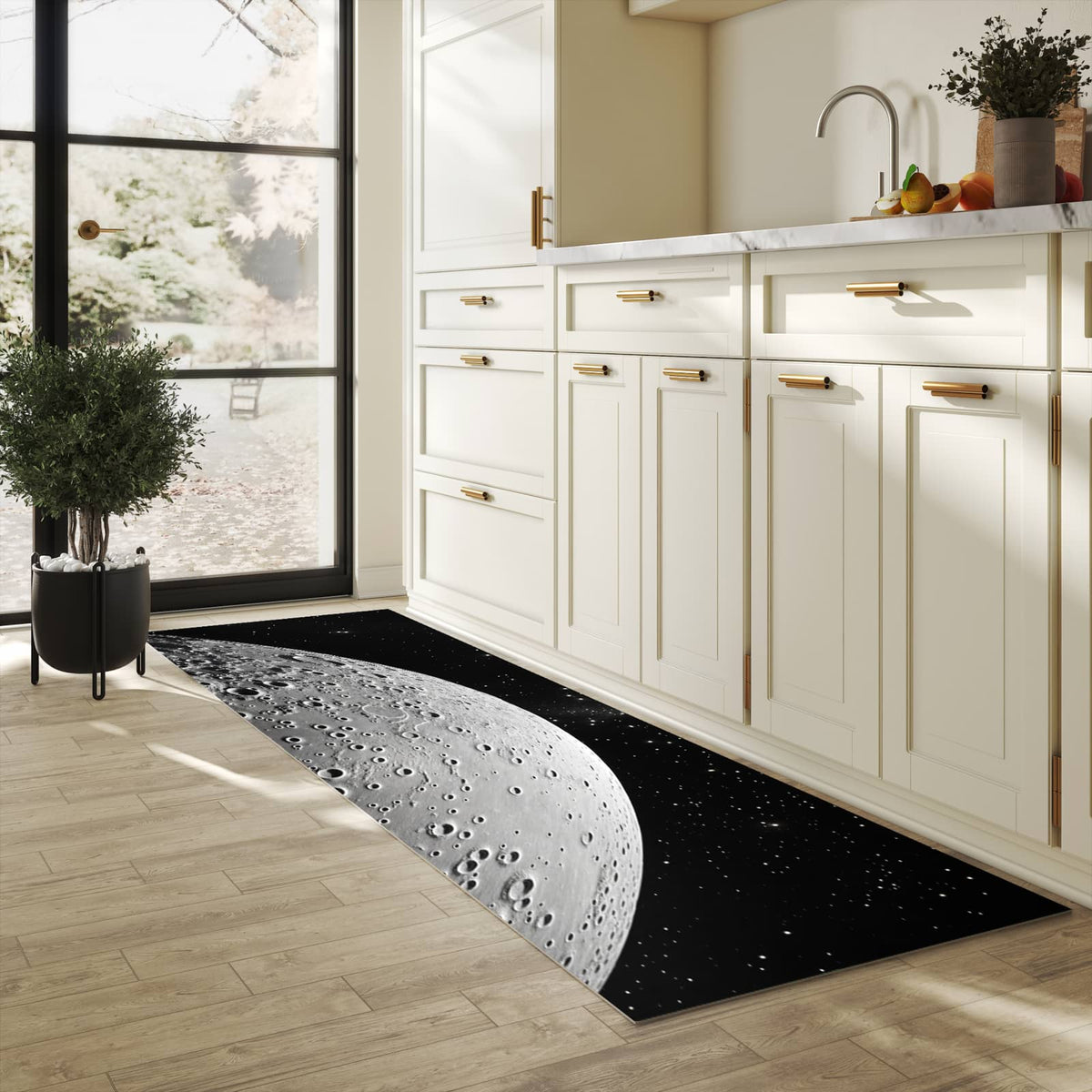 Zeitsparender waschbarer Küchenteppich mit Motiv Mondoberfläche in heller Küche