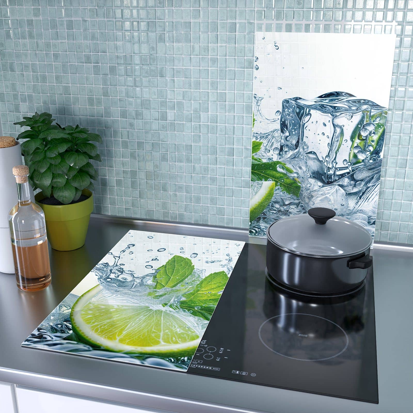 2-teilige Herdabdeckplatte für Ceranfeld mit Limettenspritzer-Motiv als Spritzschutz hinter dem Kochfeld