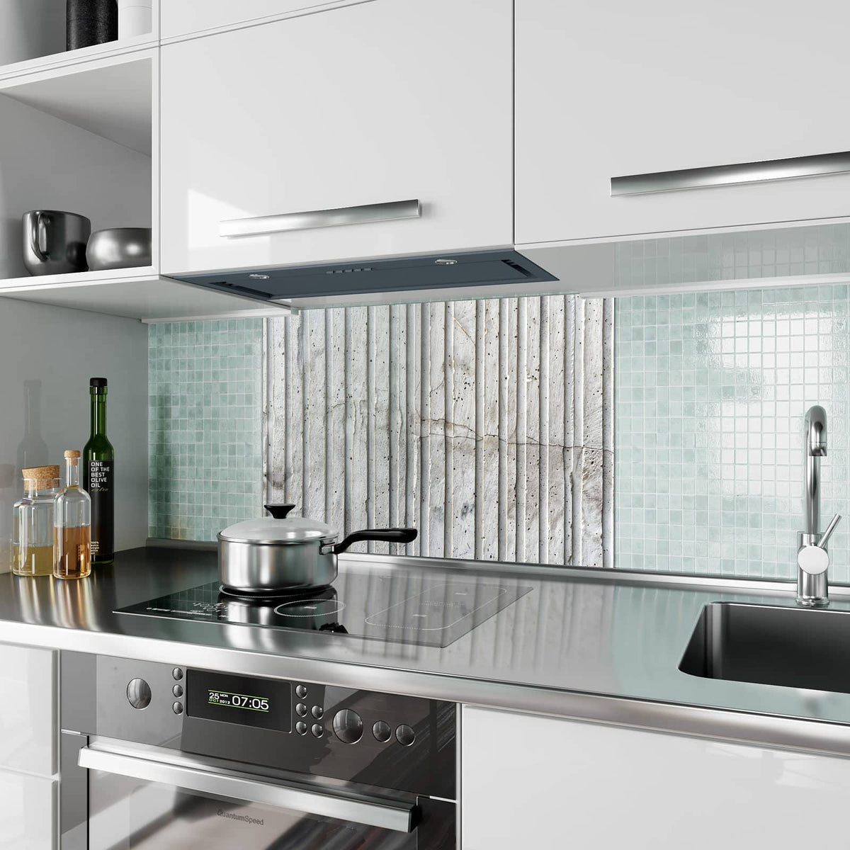Küchenrückwand aus Glas Geriffelter Beton im Hochformat als Spritzschutz hinter dem Kochfeld, über dem Fliesenspiegel montiert