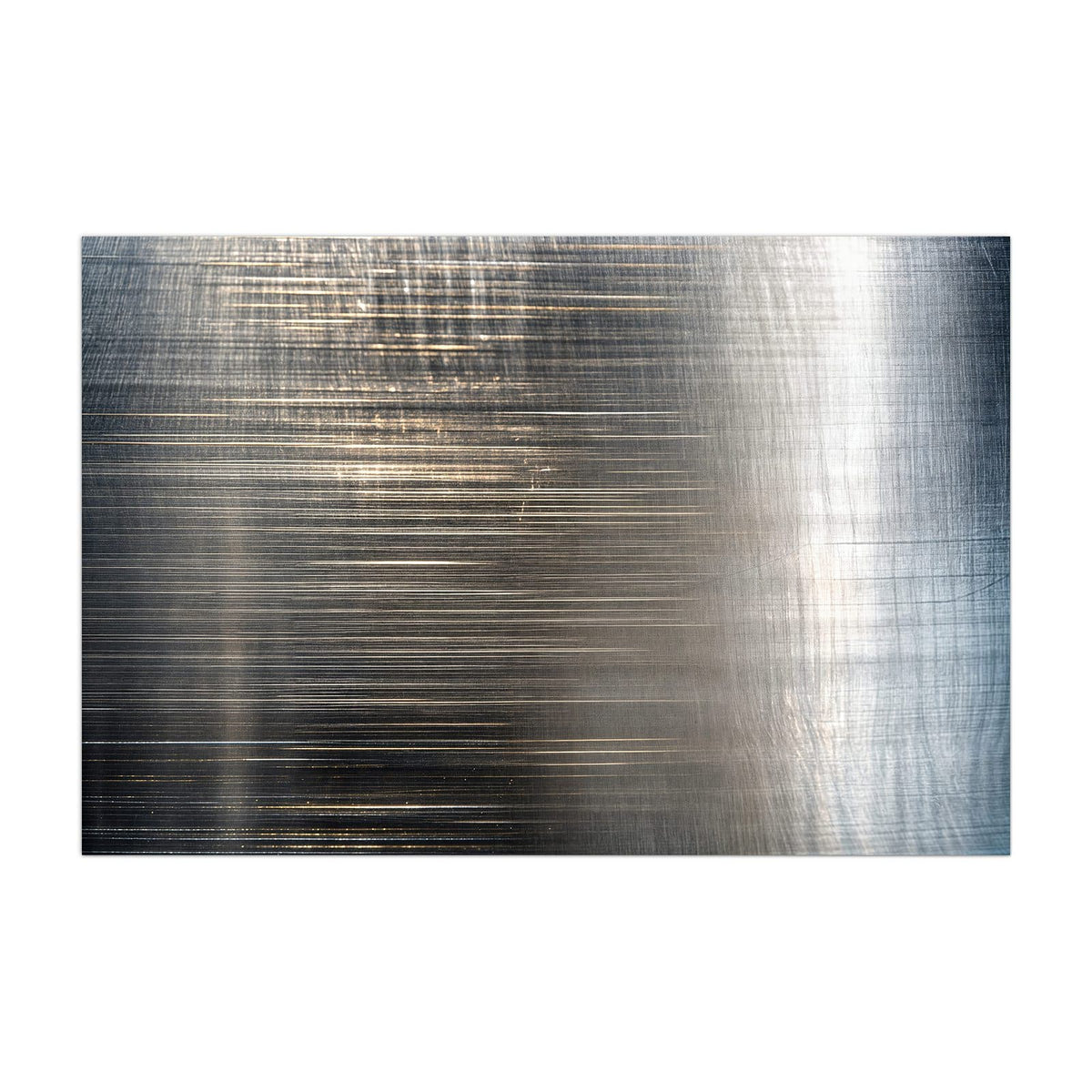 Küchenrückwand aus Glas Gebürstetes Metall im Hochformat, Motiv bildfüllend von vorn
