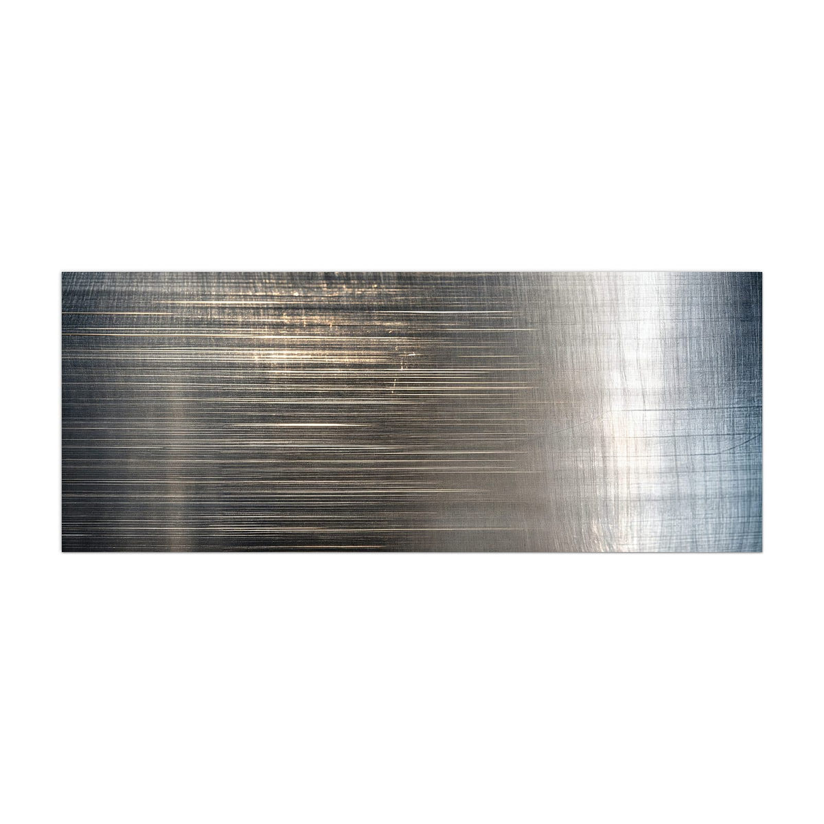 Küchenrückwand aus Glas Gebürstetes Metall im Hochformat, Motiv bildfüllend von vorn