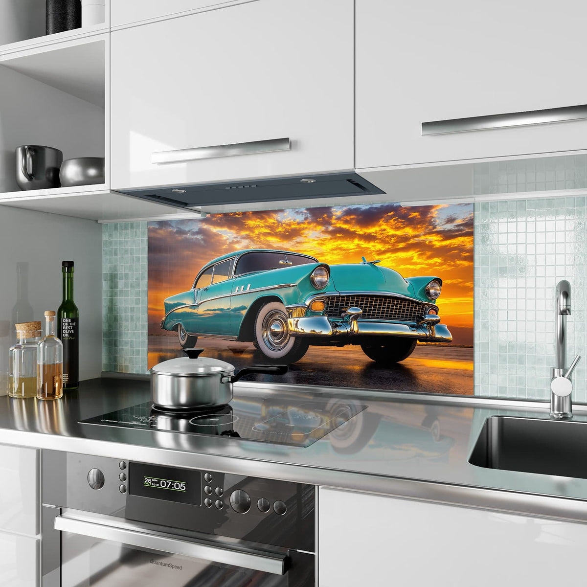 Küchenrückwand aus Glas Türkiser Oldtimer im Hochformat als Spritzschutz hinter dem Kochfeld, über dem Fliesenspiegel montiert