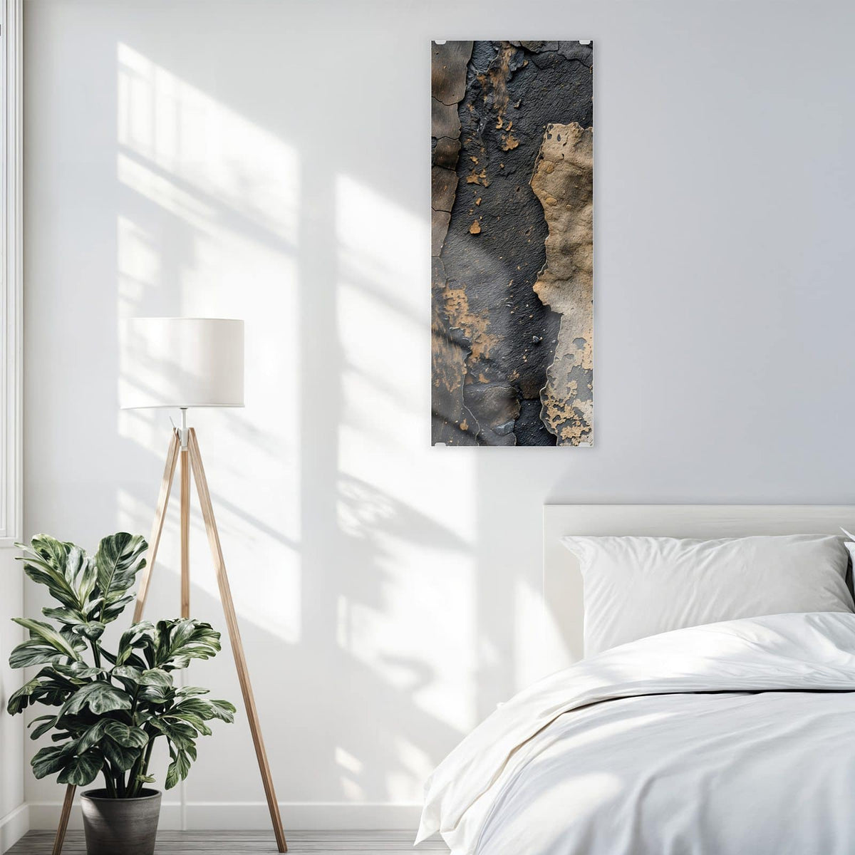 Glasbild Ocker auf Schwarz an der Wand – Links schwarze rissige Farbschicht, rechts abgeplatzte sandfarbene Schicht darüber