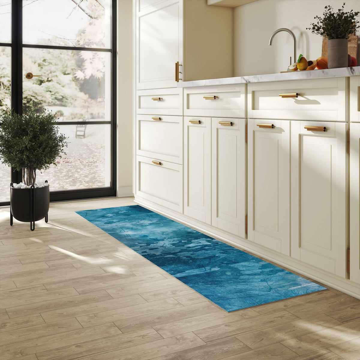 Küchenläufer Abblätterndes Blau in einer modernen Küche