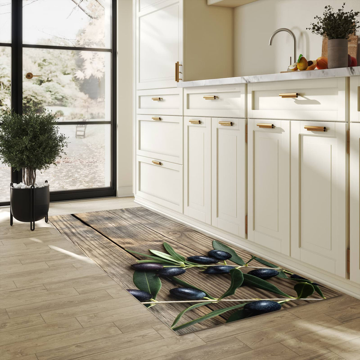 UV-beständiger Küchenvorleger mit Motiv Holztisch mit Oliven in heller Küche