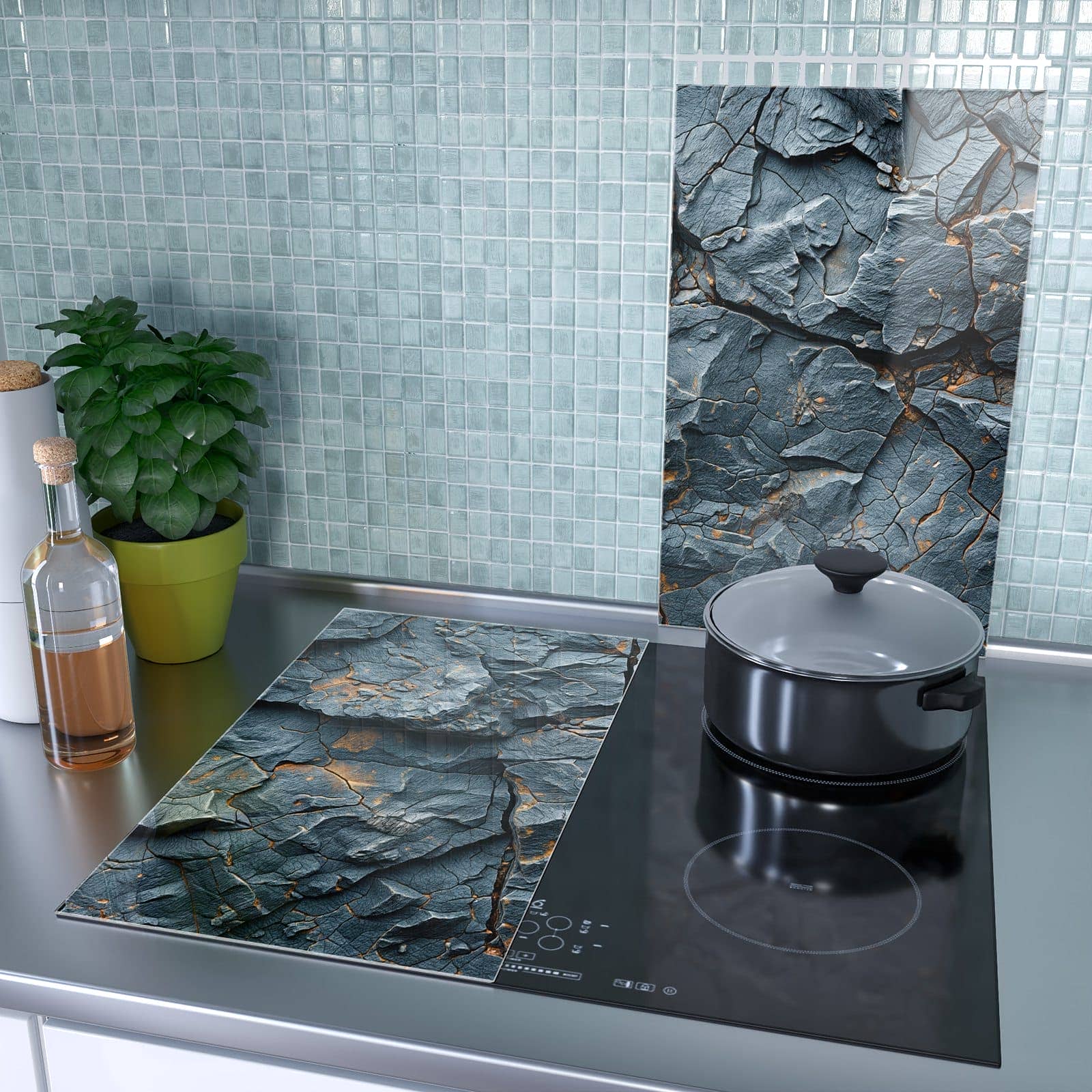 2-teilige Herdabdeckplatte aus Glas mit Gesteinsformation-Motiv als Spritzschutz hinter dem Kochfeld