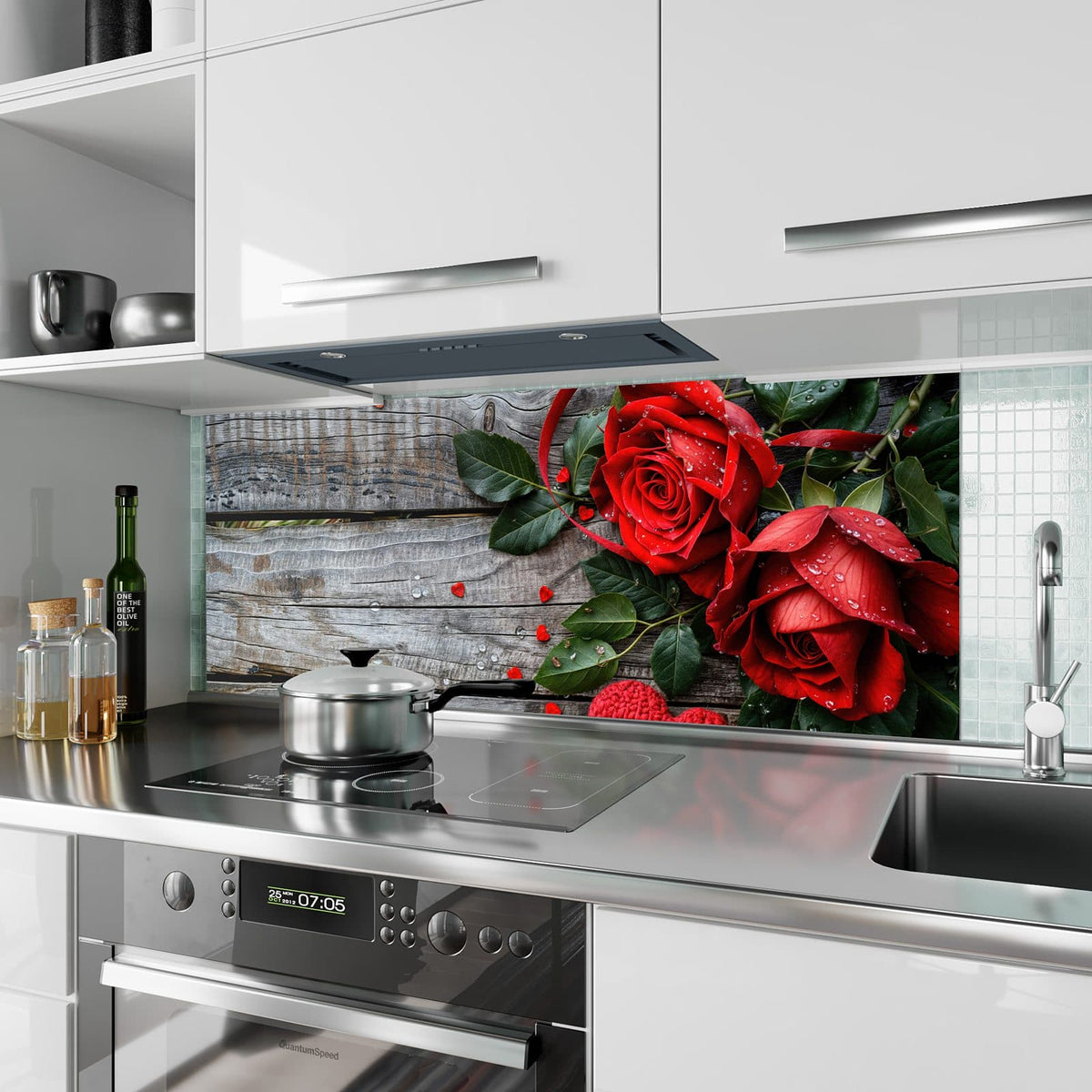 Küchenrückwand aus Glas Rosen mit Strickherzen im Hochformat als Spritzschutz hinter dem Kochfeld, über dem Fliesenspiegel montiert