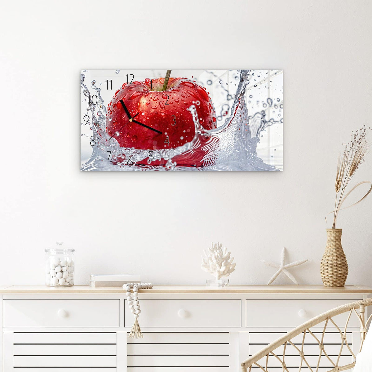 Wanduhr Spritzender Apfel aus Glas – Querformat 60 × 30 cm – Roter Apfel im Wasserspritzer