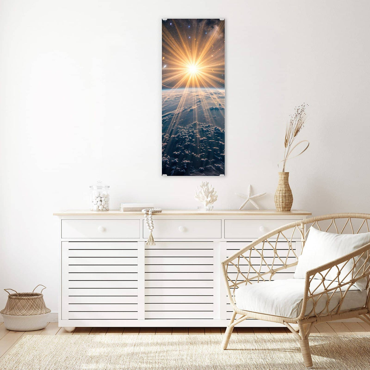 Glasbild Sonne über blauer Erde an der Wand – Strahlende Sonne als Stern über blauem Erdhorizont, Milchstraße im Hintergrund