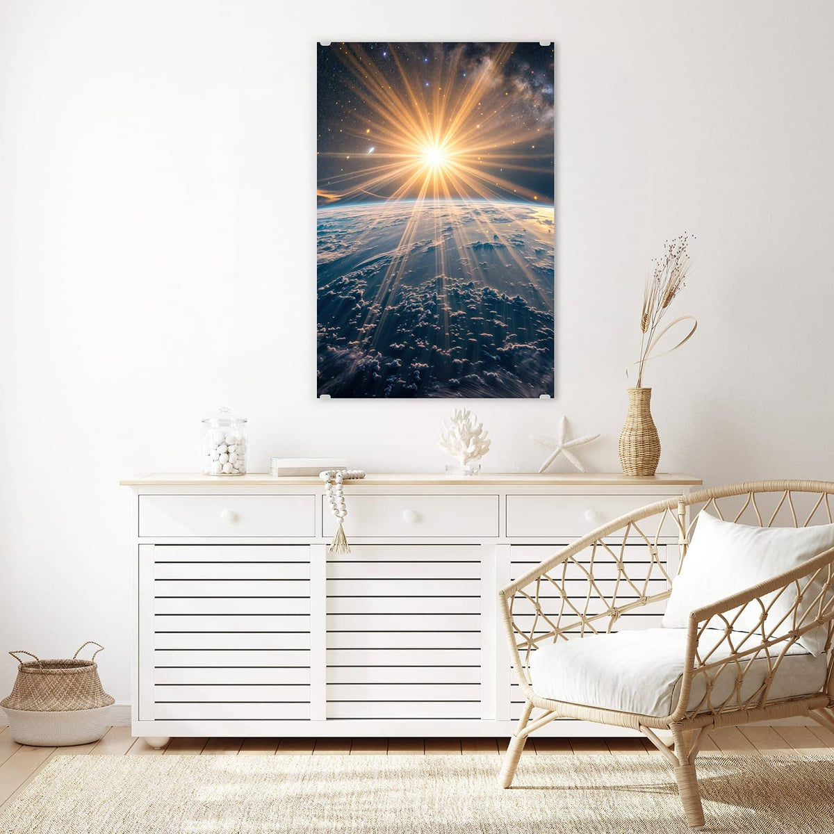 Glasbild Sonne über blauer Erde an der Wand – Strahlende Sonne als Stern über blauem Erdhorizont, Milchstraße im Hintergrund