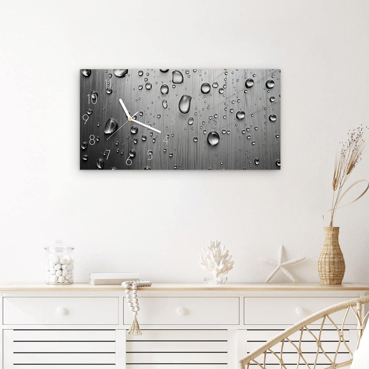 Wanduhr Wassertropfen auf Metall aus Glas – Querformat 60 × 30 cm – Wasserperlen auf gebürstetem Stahl