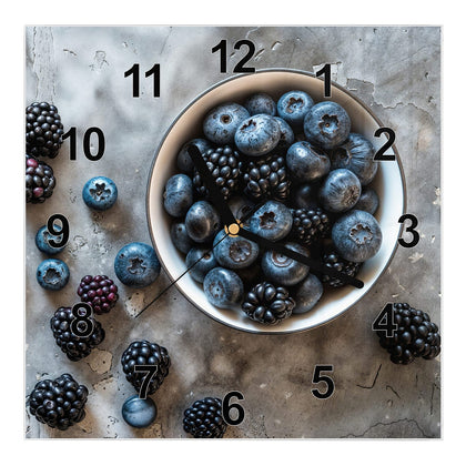 Wanduhr Quadratisch mit dem Motiv Schale mit Blaubeeren