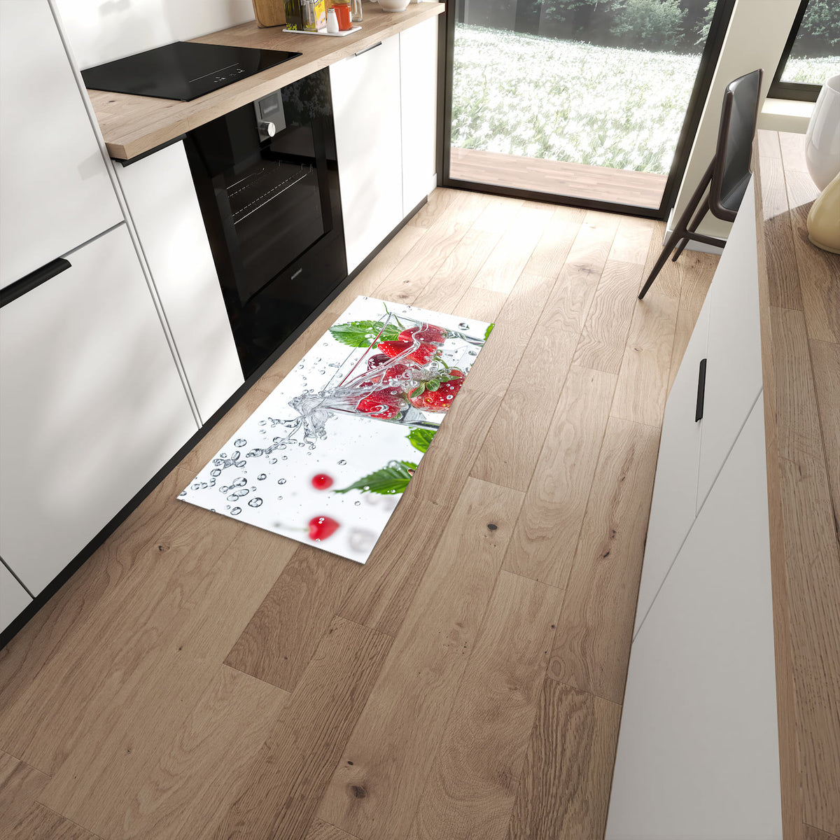 Flacher Bodenläufer mit Motiv Erdbeeren und Kirschen in moderner Küche #grösse_60 x 120 cm