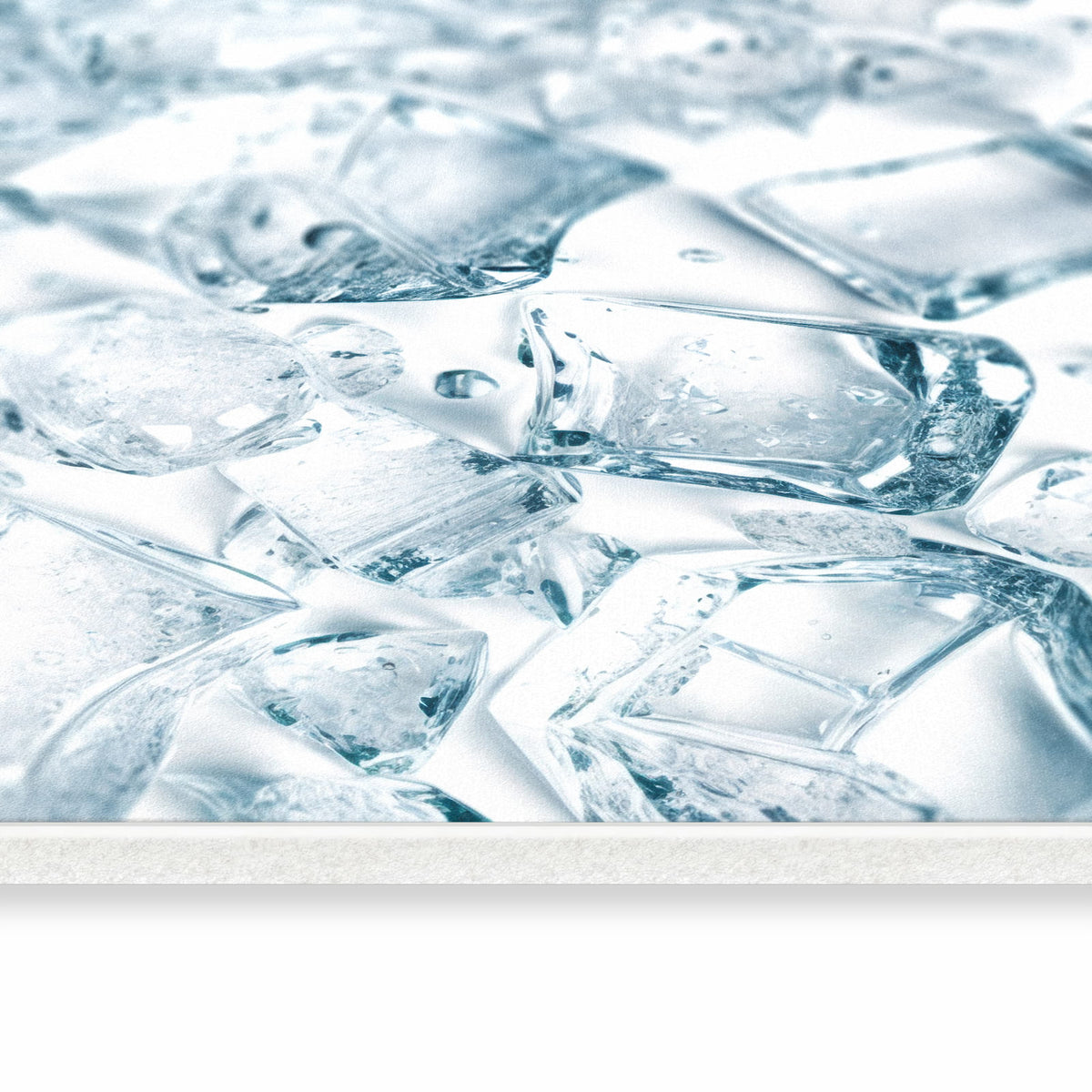 Bodenschonender Küchenteppich mit Motiv Eiswürfel Haufen in seitlicher Ansicht