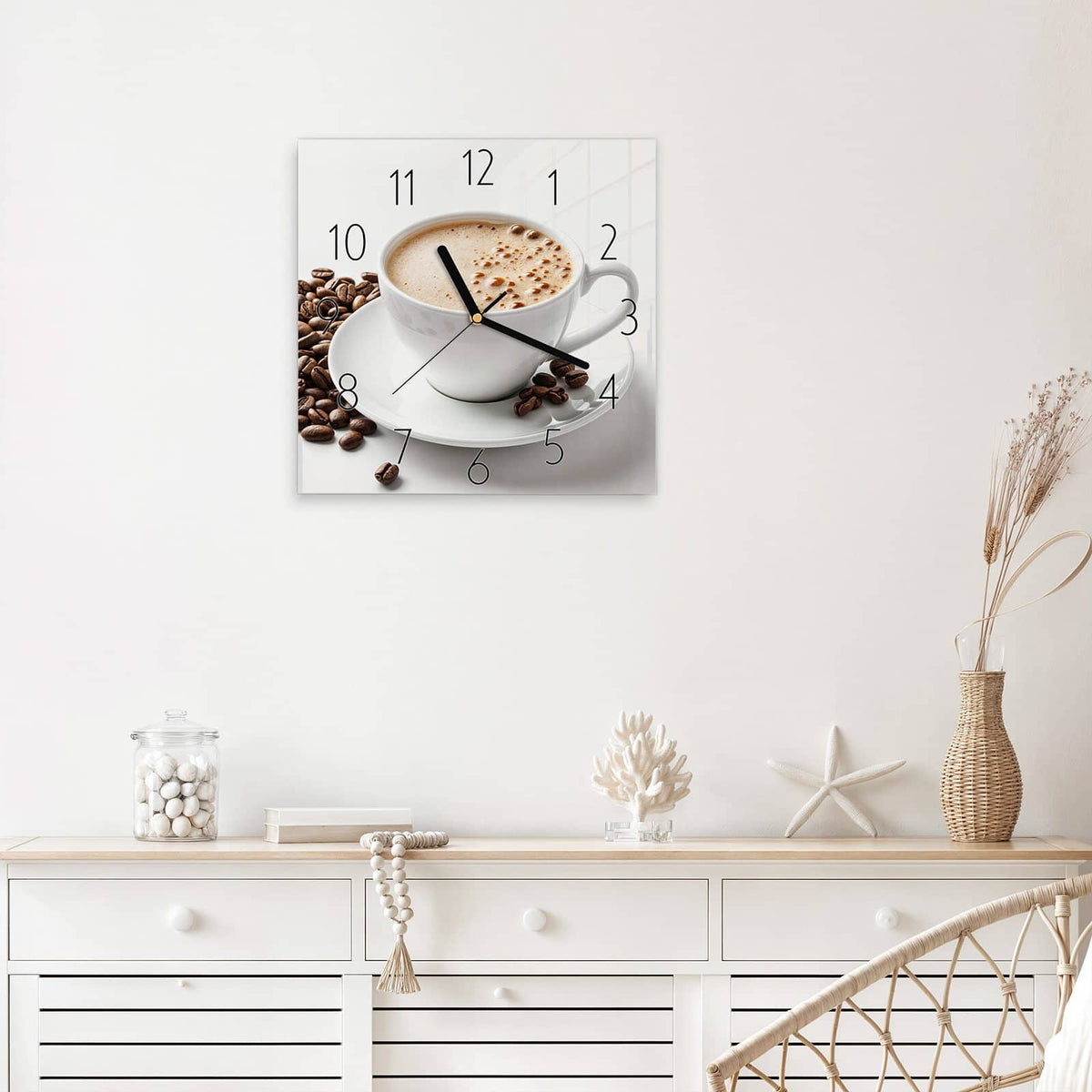 Wanduhr Kaffee mit Milchschaum aus Glas – Quadratisch 30 × 30 cm – Schaumiger Kaffee in weißer Tasse