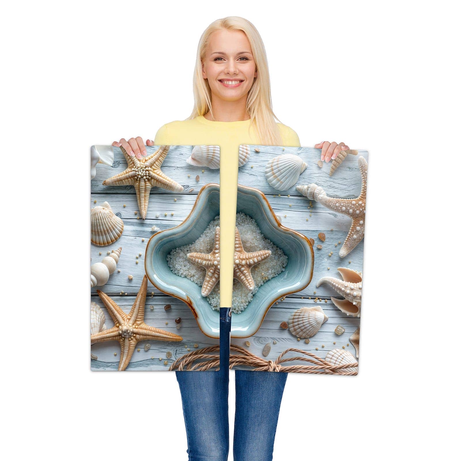 2-teilige Deckplatte aus Glas mit Muscheldeko Sternform-Motiv wird zur Größendarstellung gehalten