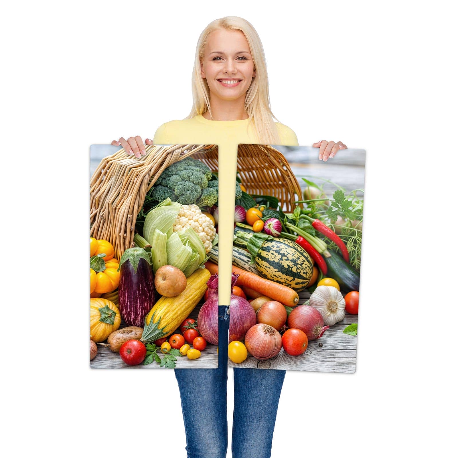 2-teilige Herdabdeckplatte aus Glas mit Erntekorb Gemüse-Motiv wird zur Größendarstellung gehalten