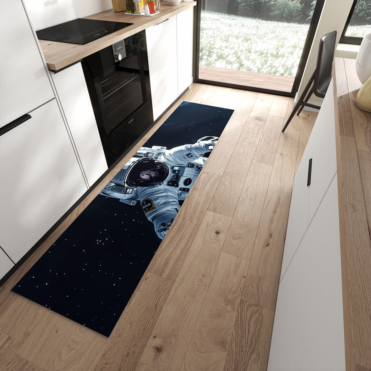 Zeitsparender Küchenteppich mit Motiv Astronaut im All in Frontansicht für die Küche