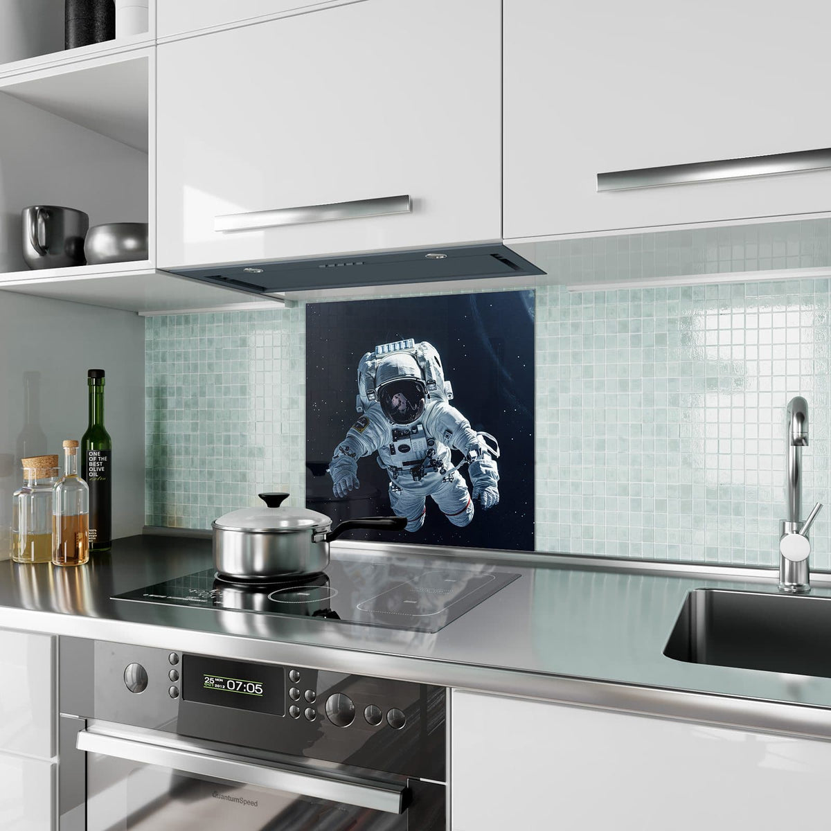 Küchenrückwand Schwebender Astronaut aus Glas – Schwebender Astronaut im weißen Anzug