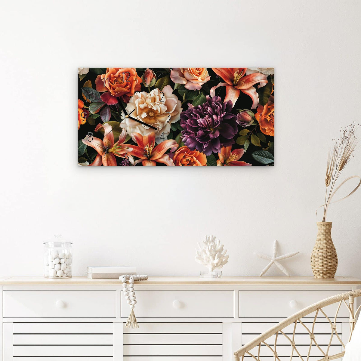 Wanduhr Blumenpracht aus Glas – Querformat 60 × 30 cm – Üppige Blüten auf schwarzem Grund