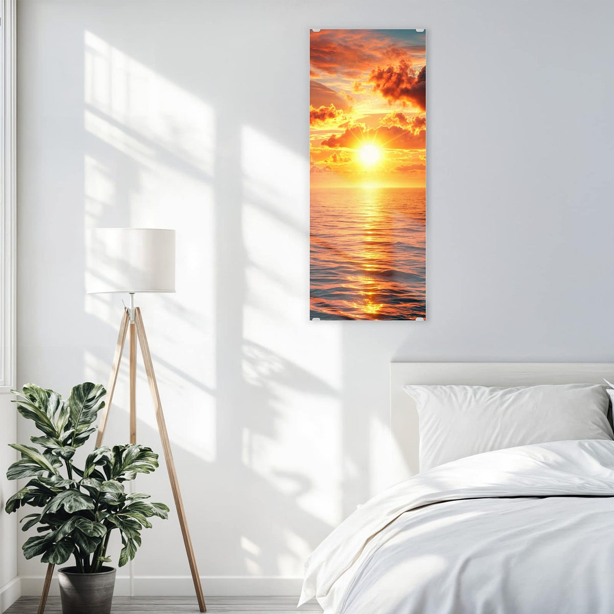 Glasbild Wolken im Abendrot an der Wand – tief stehende Sonne über dem Meer, davor dunkle, glutrot gefärbte Wolken