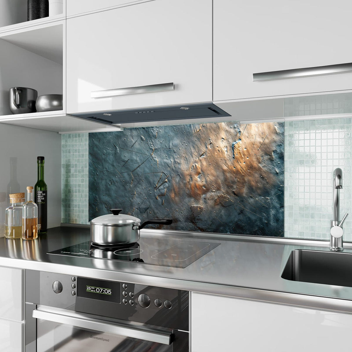 Küchenrückwand aus Glas Zerkratzter Schiefer im Hochformat als Spritzschutz hinter dem Kochfeld, über dem Fliesenspiegel montiert