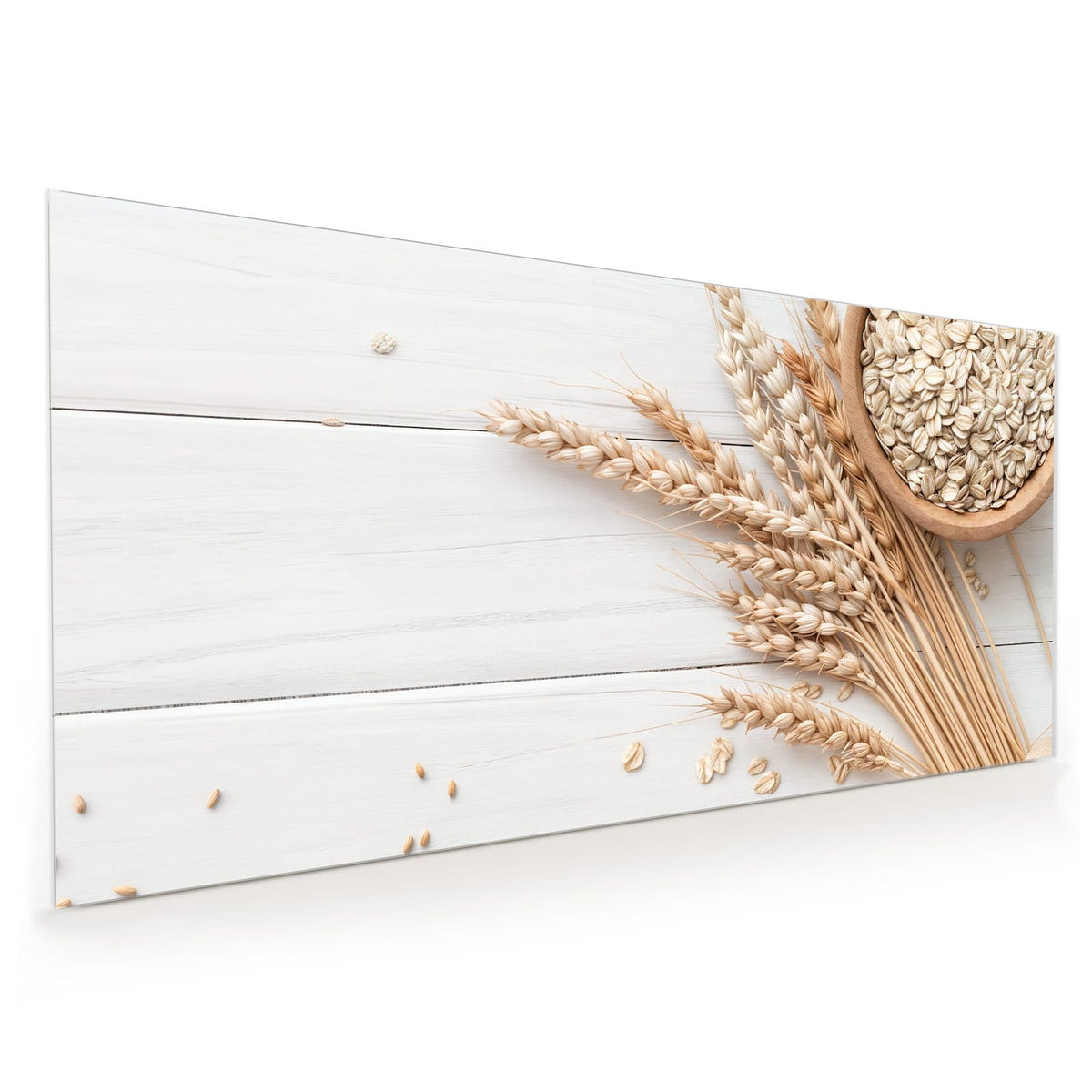 Küchenrückwand aus Glas im Hochformat mit Motiv Haferflocken und Ähren: Weizenähren, Holzschale und Holzschaufel mit Haferflocken auf weißen Brettern