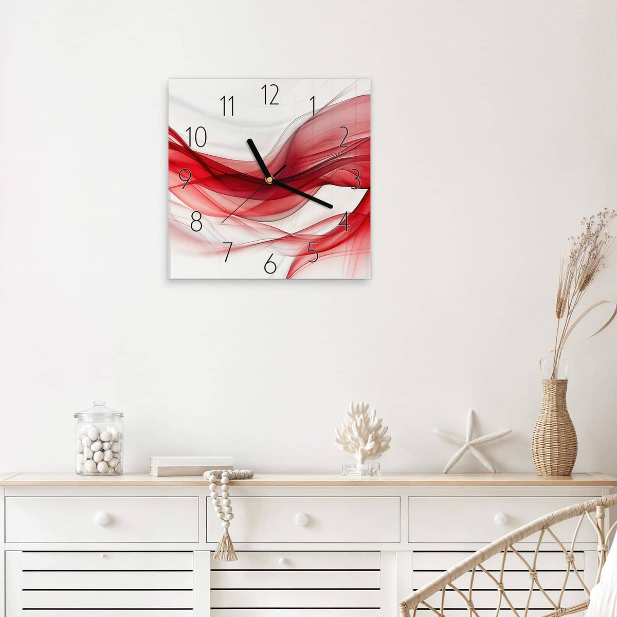 Wanduhr Rote Bänder auf Weiß aus Glas – Quadratisch 30 × 30 cm – Schwungvolle Bänder in Rot und Weiß