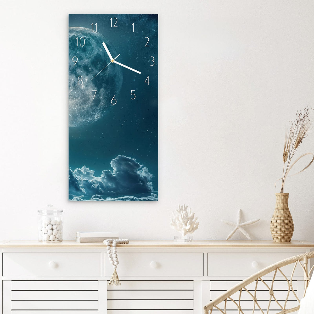 Wanduhr Mond über Wolken aus Glas – Hochformat 30 × 60 cm – Vollmond über mondbeschienenen Wolken