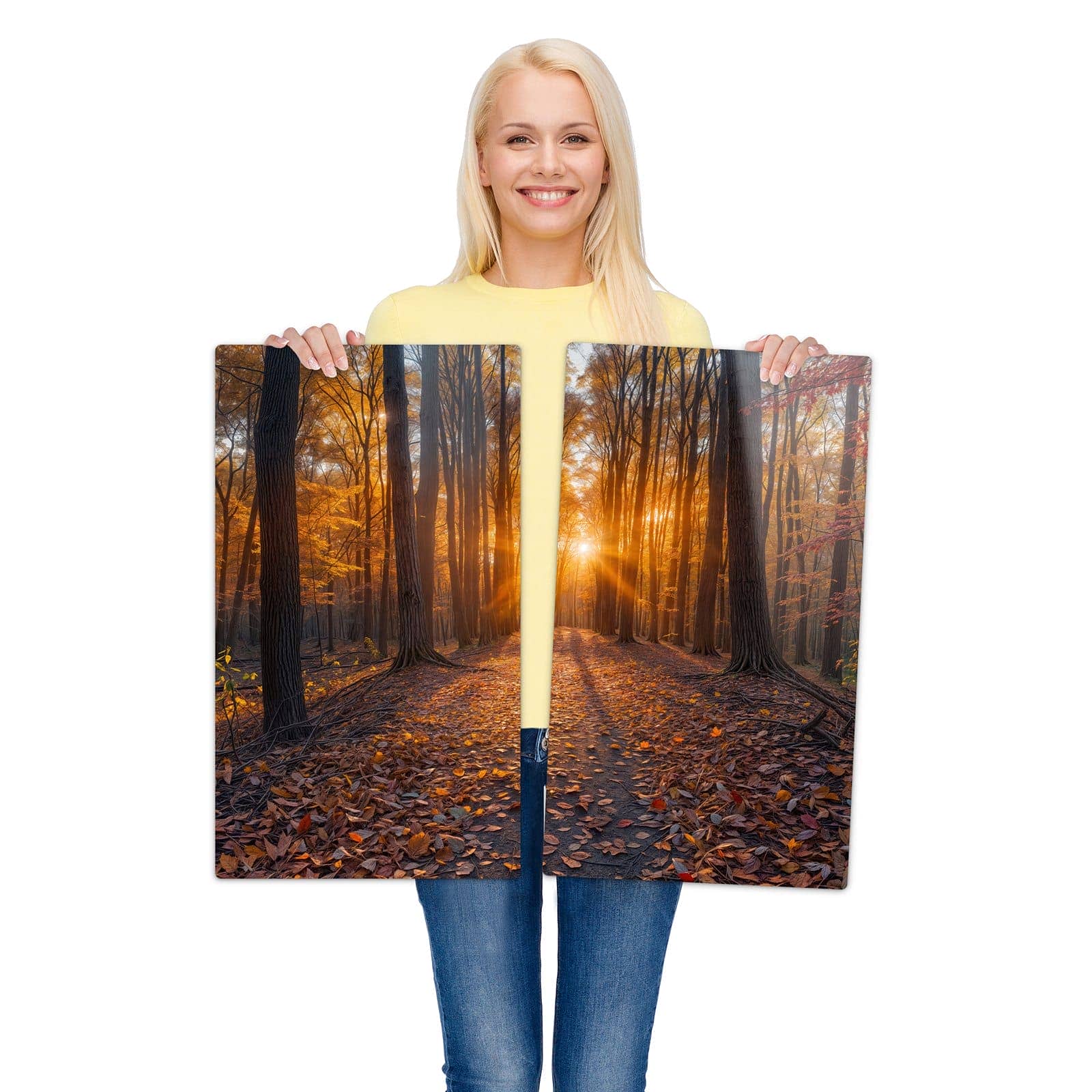 2-teilige Herdabdeckplatte aus Glas mit Sonnenuntergang Wald-Motiv wird zur Größendarstellung gehalten