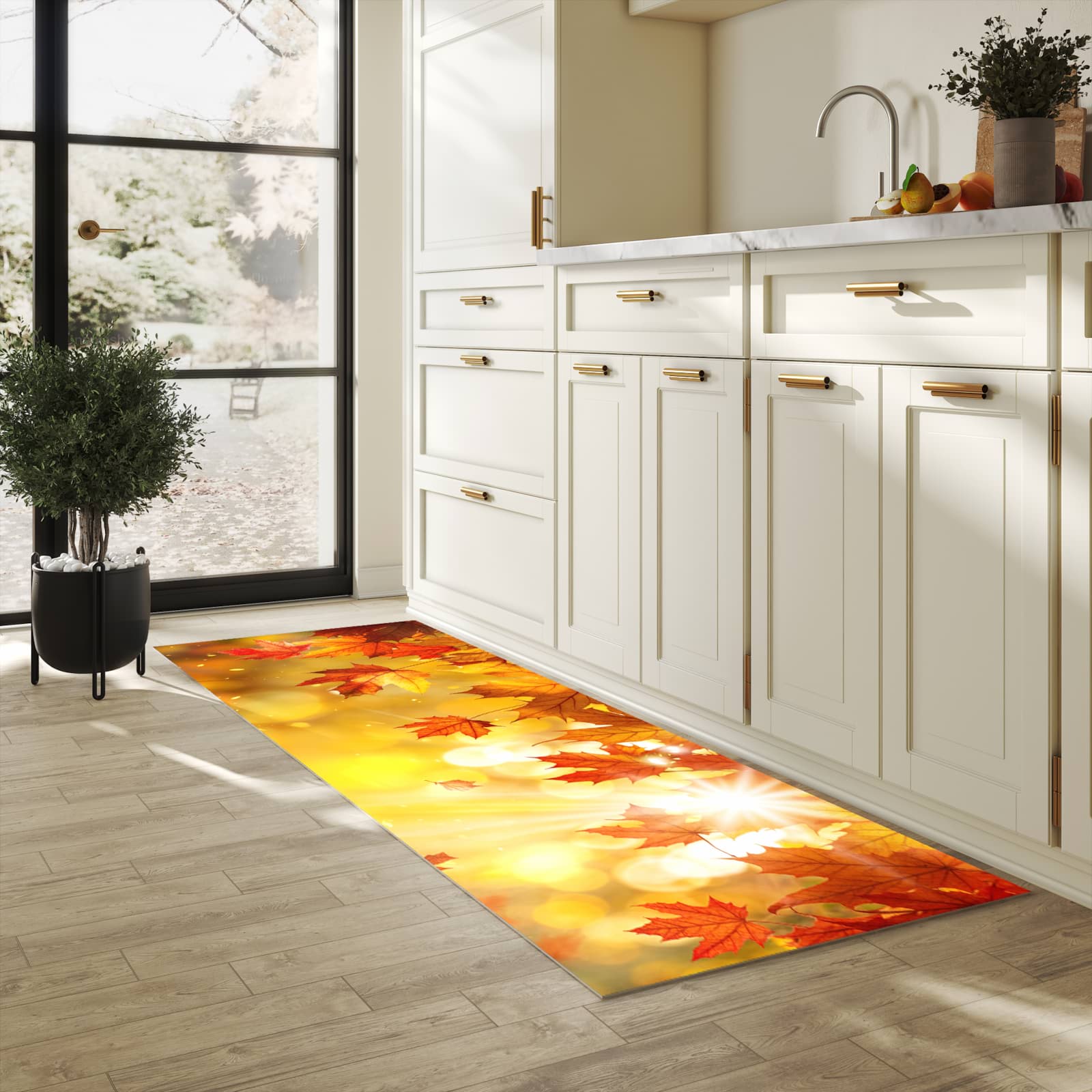 Geräuschdämpfender waschbarer Küchenteppich mit Motiv Herbstblätter Sonne in heller Küche